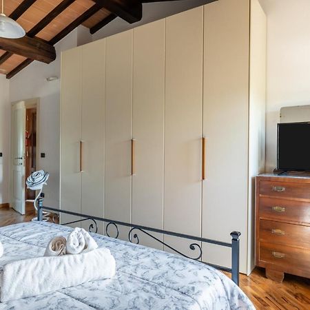 Casa Vecchia Rooms And Parking غامباسي تيرمي المظهر الخارجي الصورة