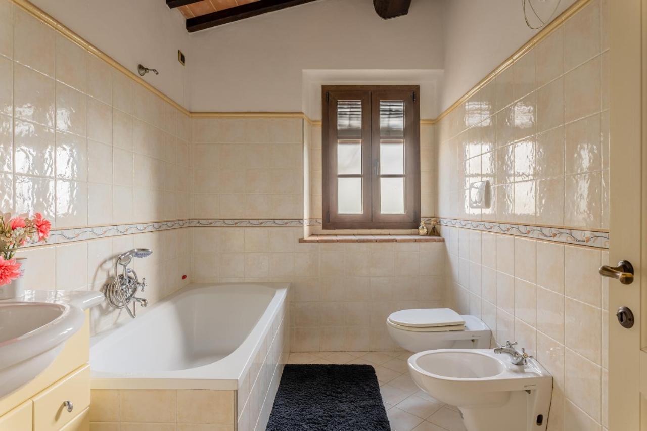 Casa Vecchia Rooms And Parking غامباسي تيرمي المظهر الخارجي الصورة